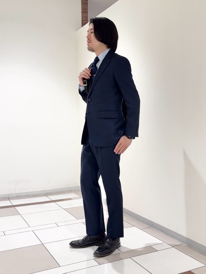 及川さんの「TAKEO KIKUCHI｜【Three by Three】シャイニーシャークピンヘッド スーツ/3ピース対応可」を使ったコーディネート