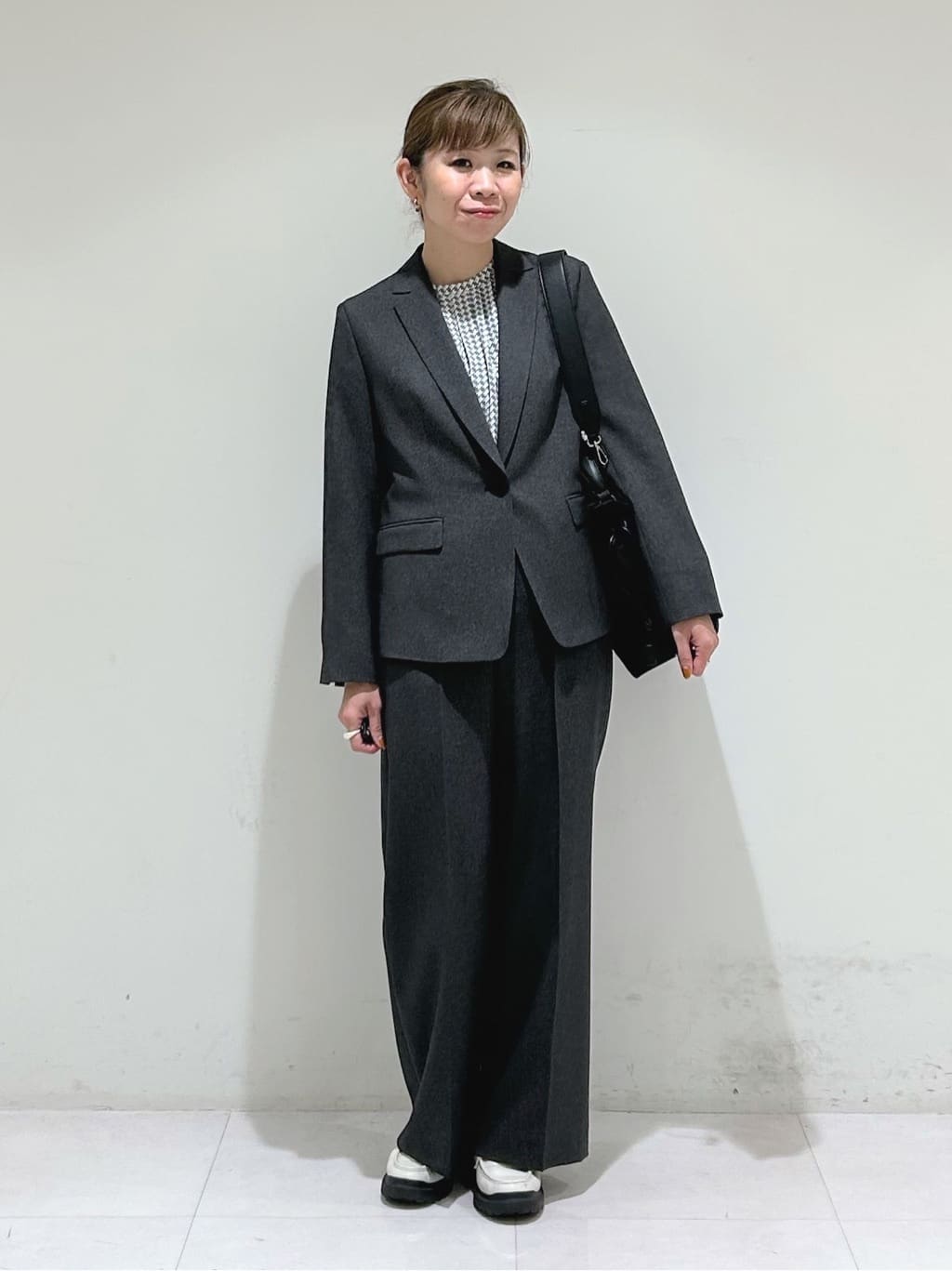 tsuyuさんの「INDIVI｜【超軽量／蓄熱】ライトパフチェスターコート」を使ったコーディネート