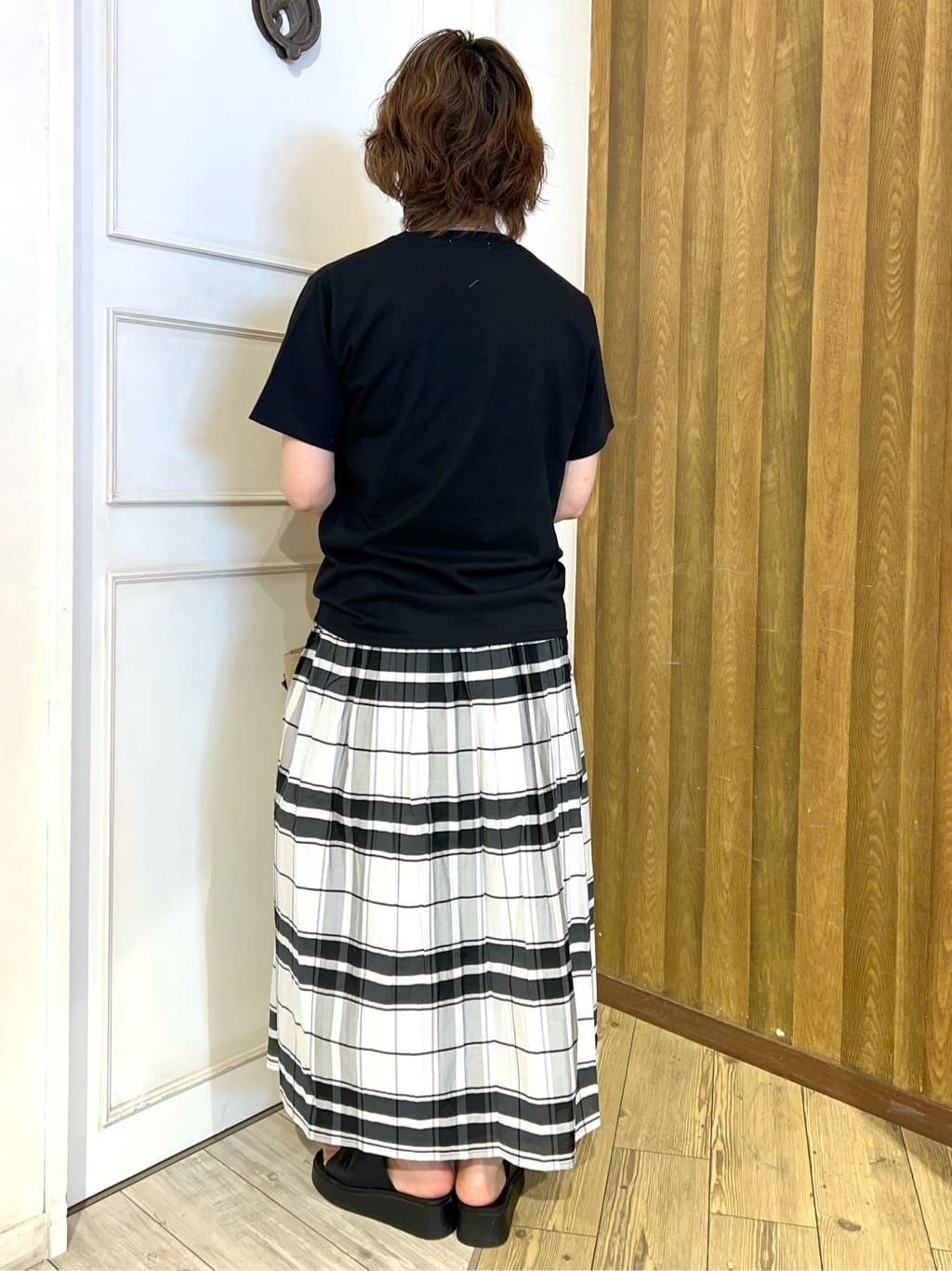 yuriyuriさんの「SHOO･LA･RUE｜◆【S-LL/ひんやり/UV】汗をかいても気になりにくい グラフィックTシャツ」を使ったコーディネート