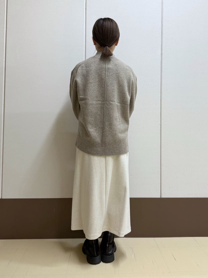Rikoさんの「INDIVI｜【冬ニット人気NO．1！／カシミヤ混】ミドルゲージハイネックニット」を使ったコーディネート