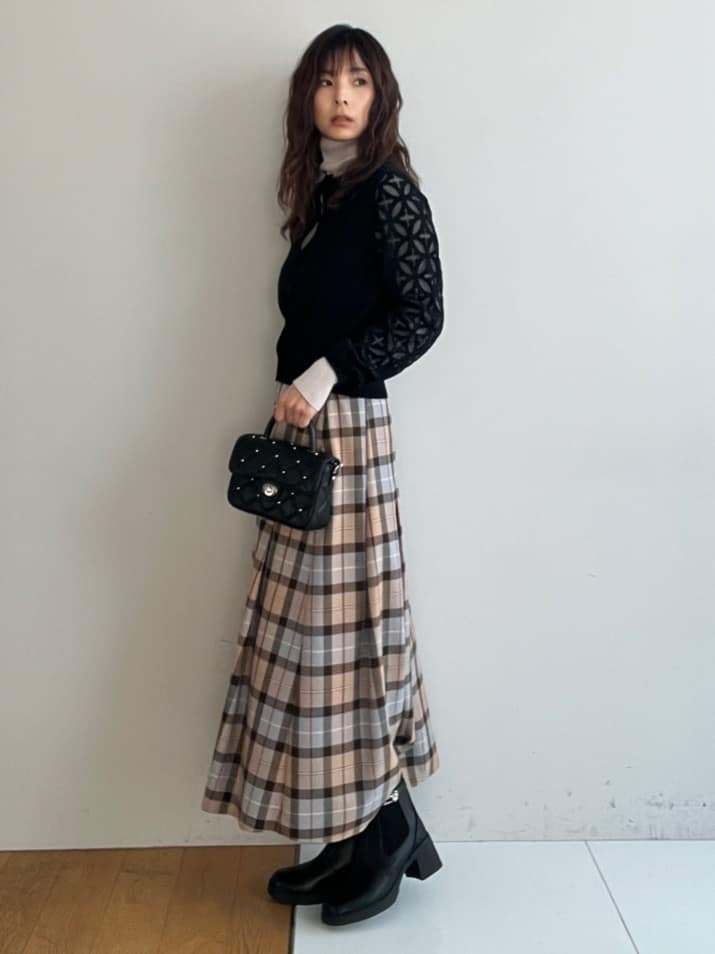 misaさんの「DRESSTERIOR｜シルクブレンドメリノウールリブプルオーバー」を使ったコーディネート