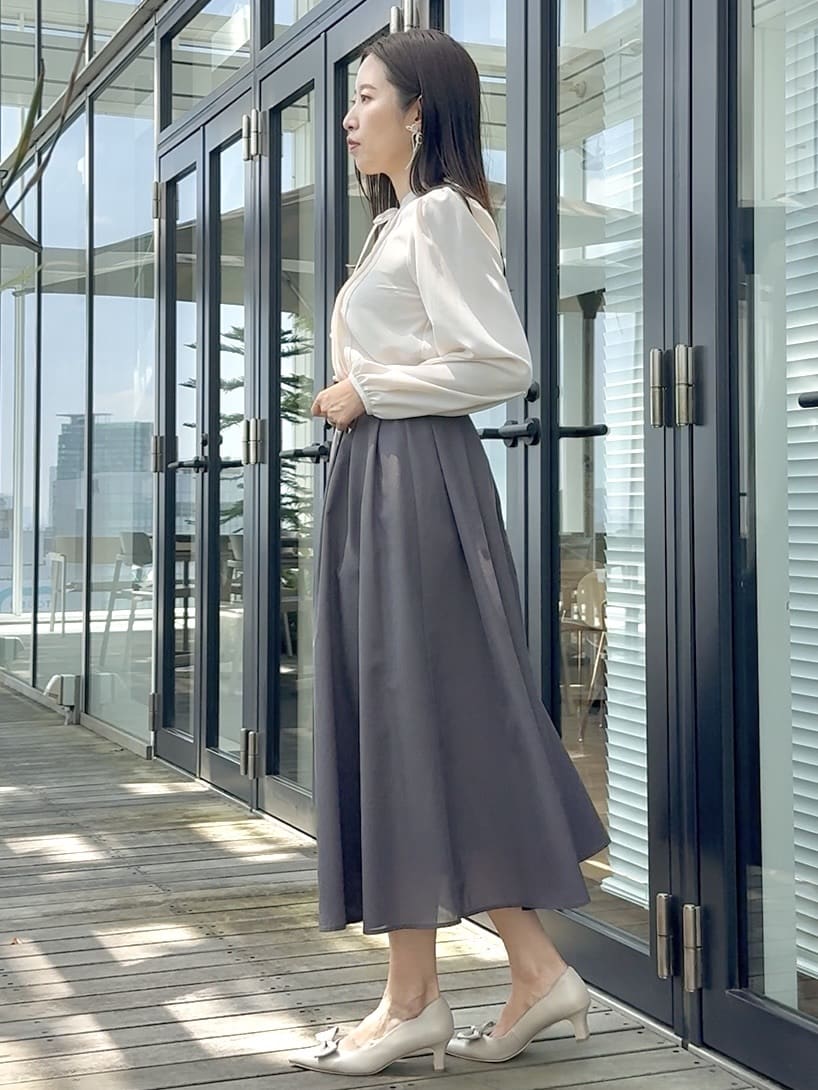 teiさんの「Couture brooch｜【大人可愛い・通勤】ピンタックレースブラウス」を使ったコーディネート
