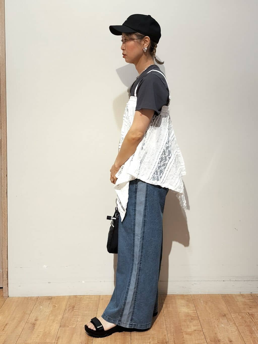YUKIさんの「SHOO･LA･RUE｜【2WAY】スカートにもなる イレヘム レースビスチェ」を使ったコーディネート