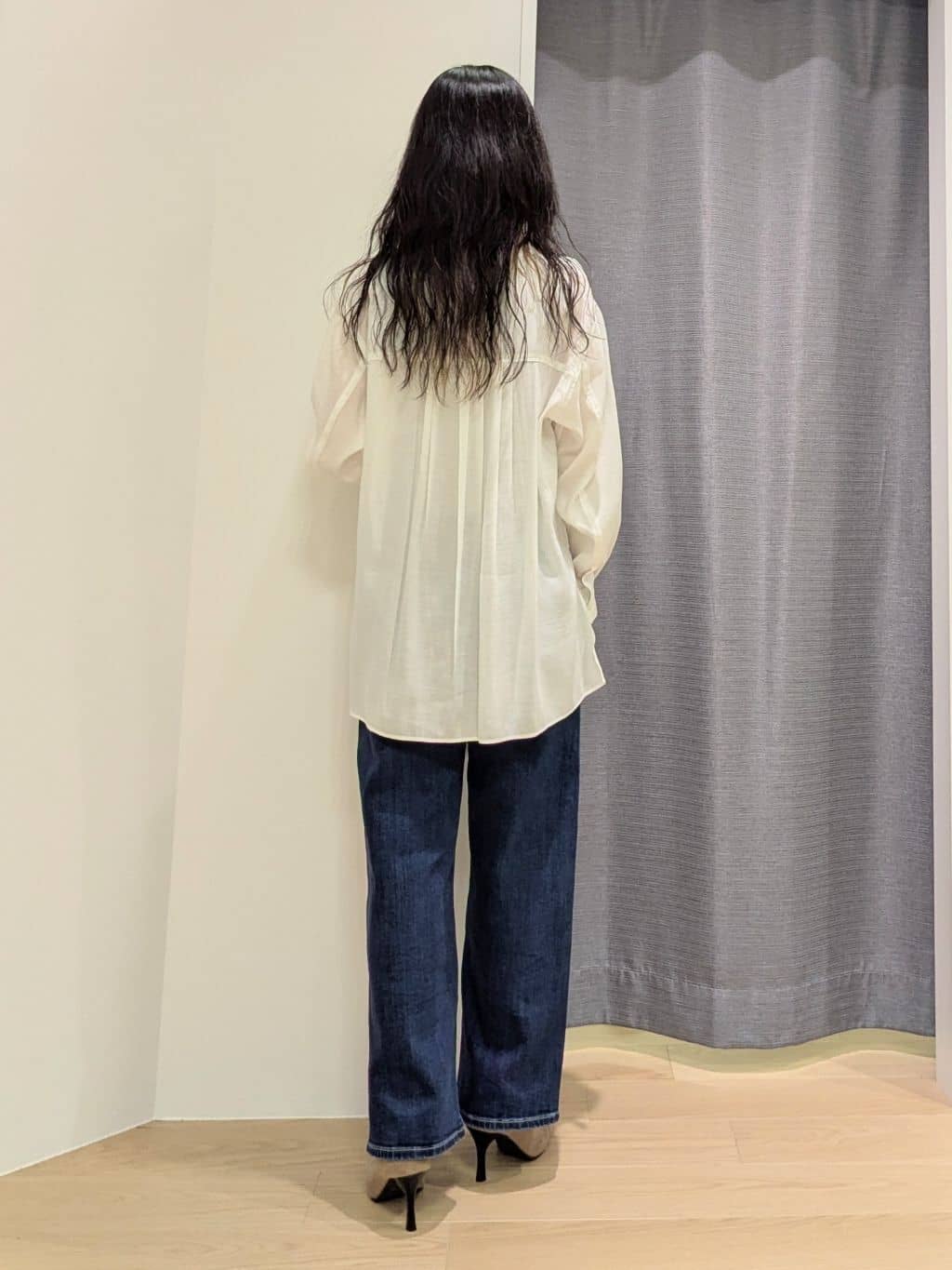miiさんの「INDIVI｜【体型カバー／清涼感】シアーオーバーシャツ」を使ったコーディネート