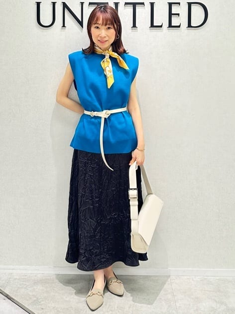 Miwaさんの「UNTITLED｜【手洗い／58cm正方形】ベルトプリントスカーフ」を使ったコーディネート