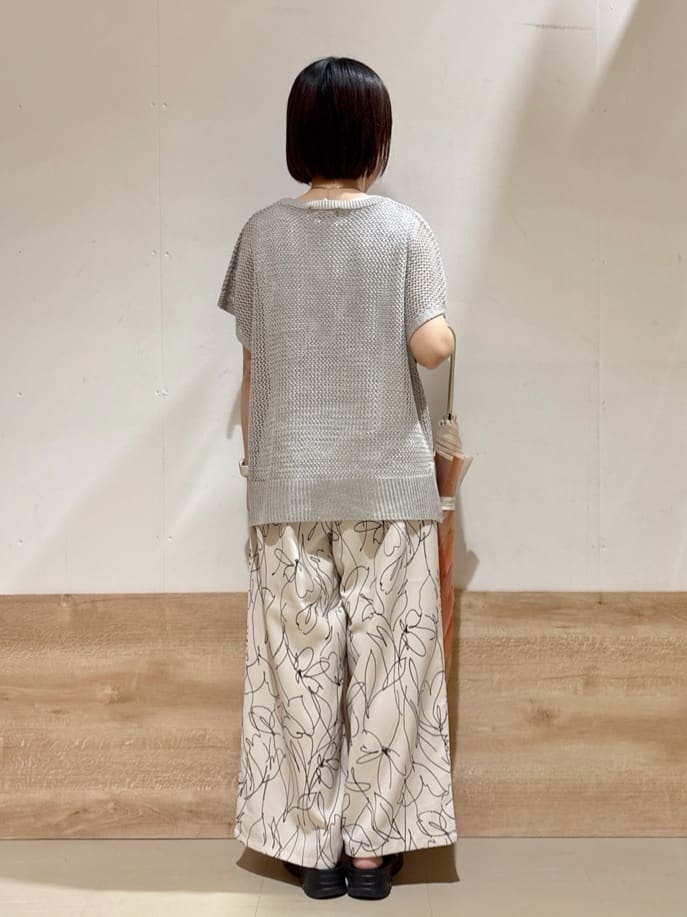 るねさんの「SHOO･LA･RUE｜◆【S-LL/2点セット】大人ナチュラルな メッシュ編みニット+タンクトップ」を使ったコーディネート