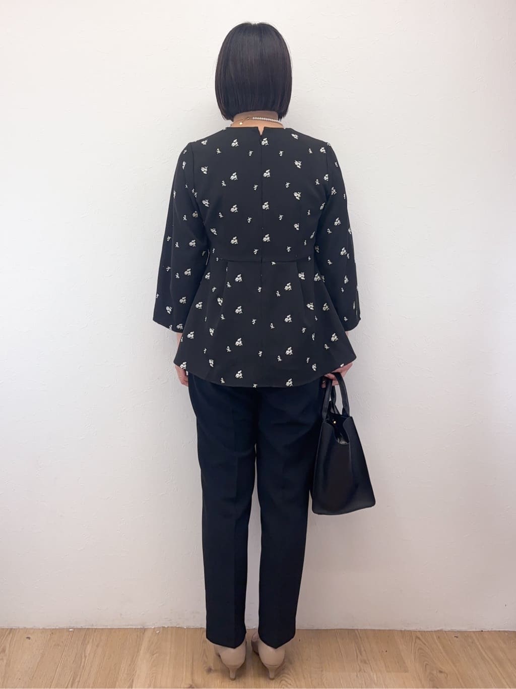 Takeさんの「OPAQUE.CLIP｜フラワー刺繍ペプラムブラウス【洗濯機OK】」を使ったコーディネート