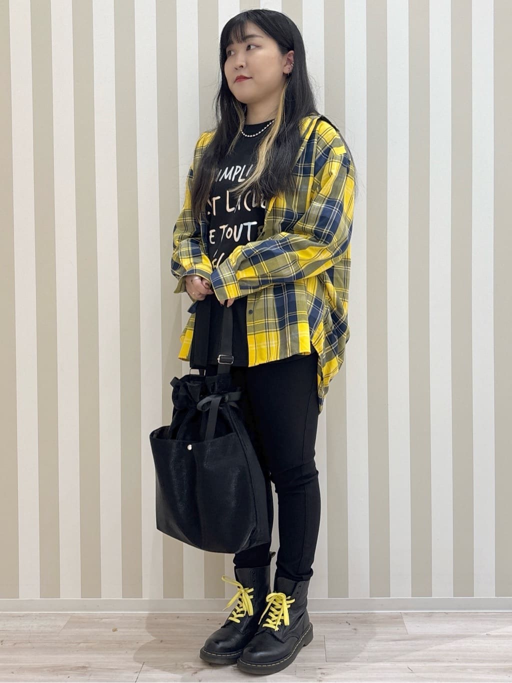 まろんさんの「SHOO･LA･RUE｜【洗濯機可/S-LL】程よい抜け感 大人のチェックシャツ」を使ったコーディネート