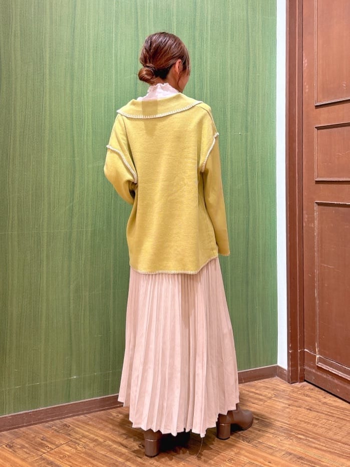 かおりさんの「SHOO･LA･RUE｜ステッチ襟付きが魅力な ジップニットカーディガン」を使ったコーディネート