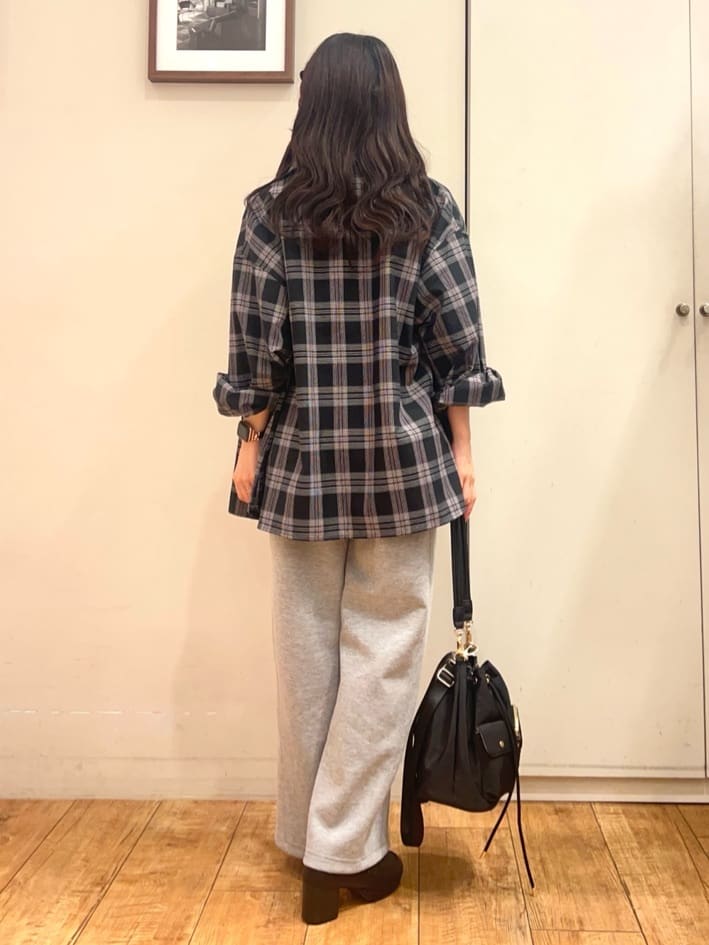 AIRIさんの「SHOO･LA･RUE｜グラフィックアソート ベーシックロンT」を使ったコーディネート