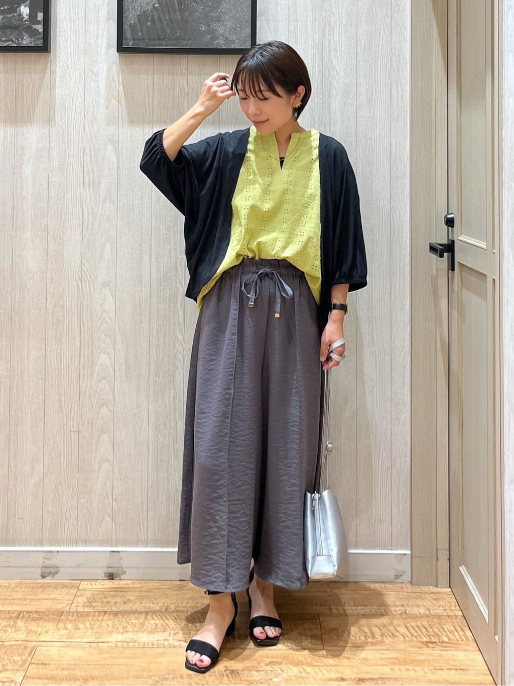 shirayuuuさんの「SHOO･LA･RUE｜【UV/さらさらタッチ】女性らしさ漂う 5分袖ボレロカーディガン」を使ったコーディネート