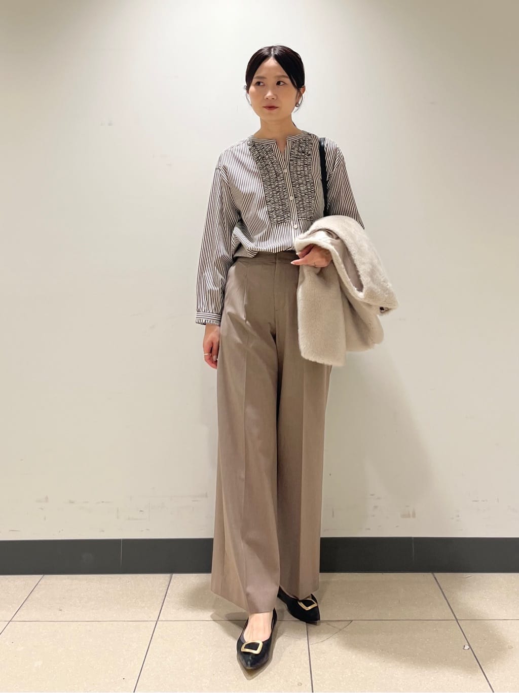 shokoさんの「INDIVI｜【洗える】胸元タックフリル長袖ブラウス」を使ったコーディネート