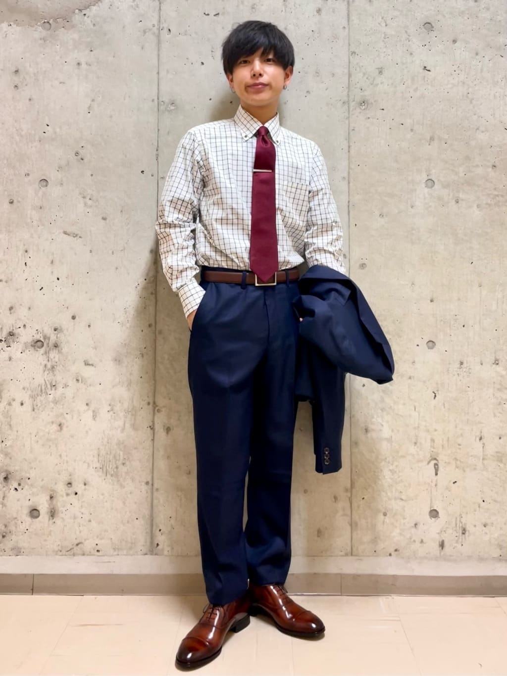 すずきさんの「TAKEO KIKUCHI｜シャイニー ウインドウペン パンツ」を使ったコーディネート