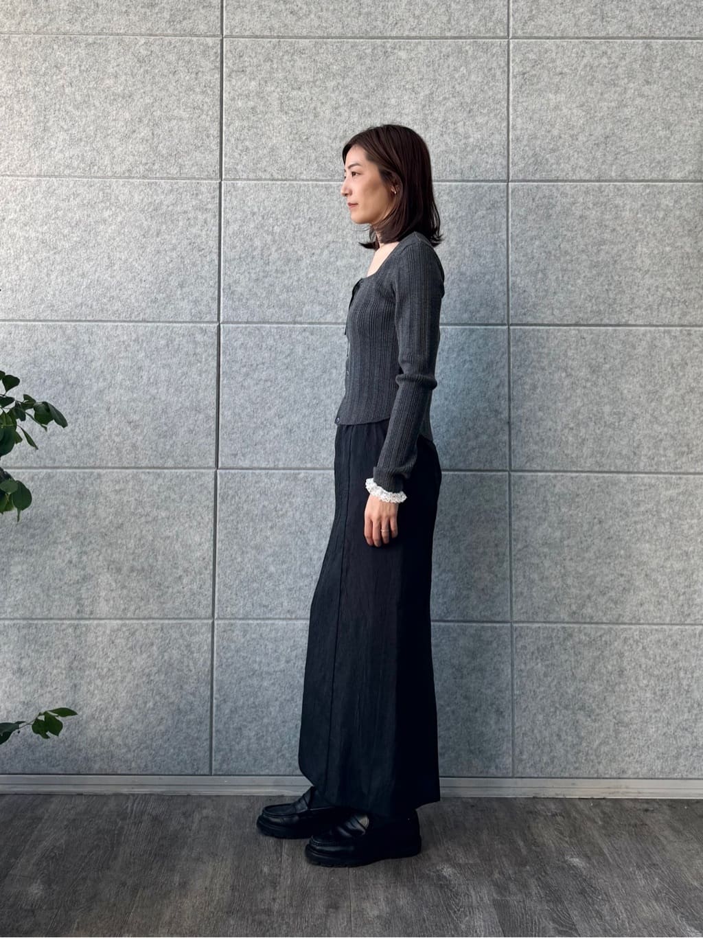 uchi__yamaさんの「CODE A｜pencil sheer skirt」を使ったコーディネート