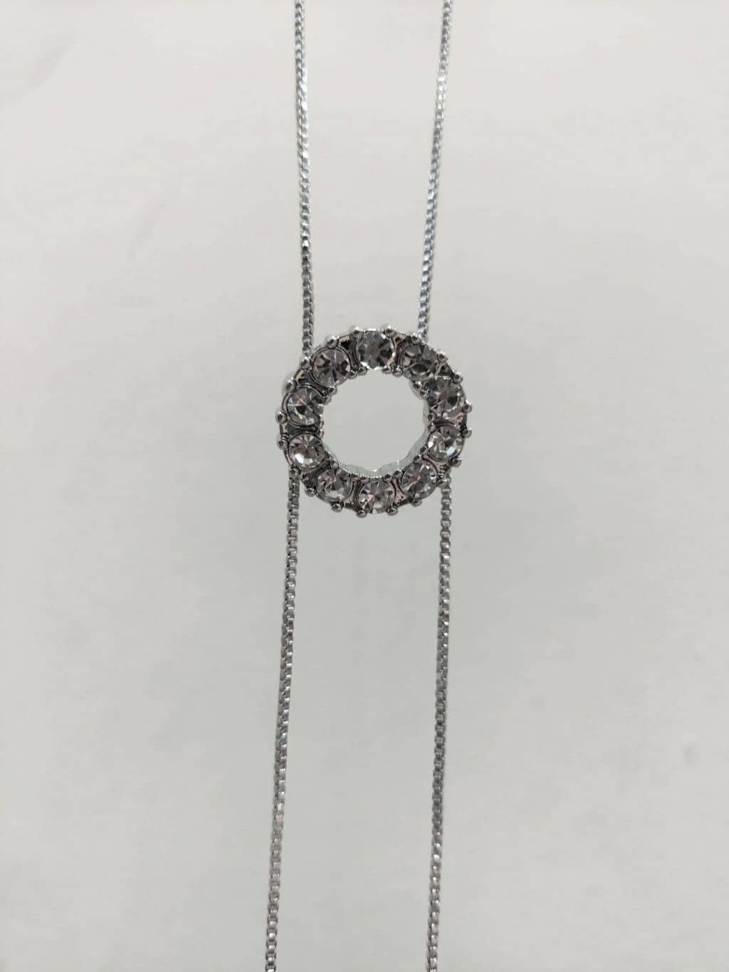 yuzuyamamaさんの「SHOO･LA･RUE｜◆ビジューループタイネックレス」を使ったコーディネート