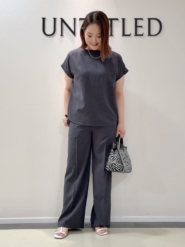 YUIさんの「UNTITLED｜【セットアップ可/はっ水/通勤】リラククール 半袖ブラウス」を使ったコーディネート