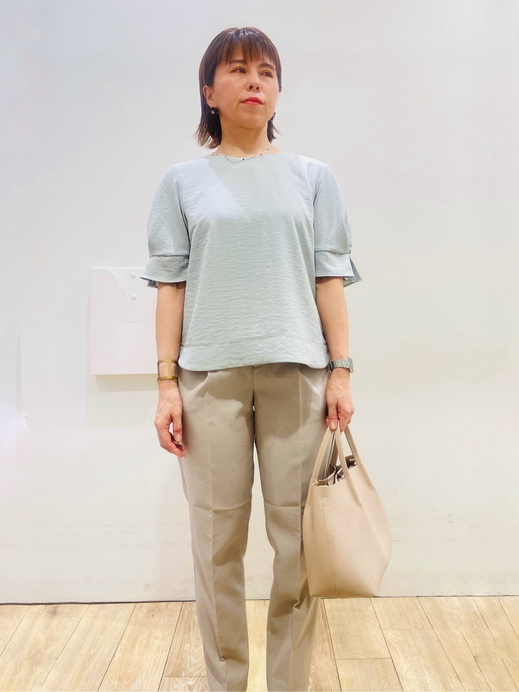 YUKOさんの「index｜ベルト付きストレッチテーパードパンツ／セットアップ可【洗濯機洗い可／吸水速乾／接触冷感】」を使ったコーディネート