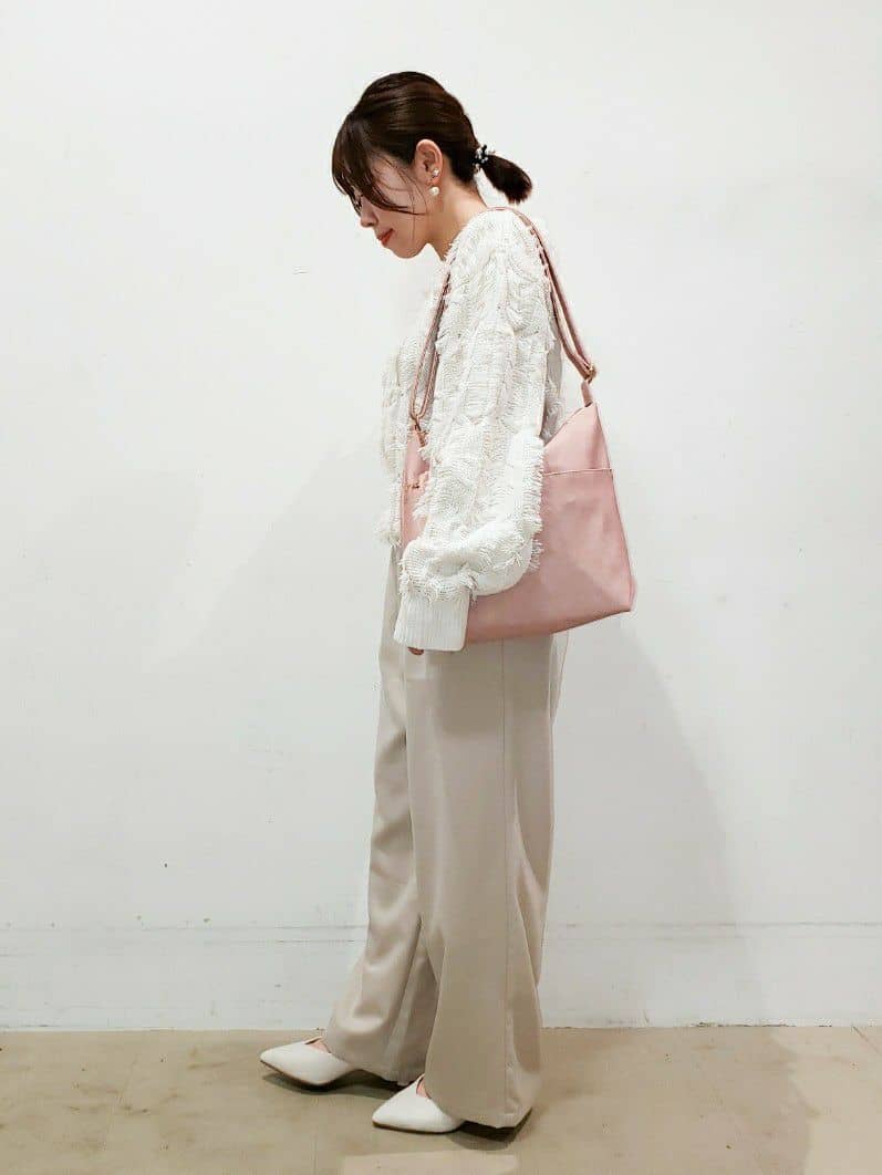 TSUCHIYAさんの「SHOO･LA･RUE｜◆【S-LL】一枚で主役級。フリンジが目を惹くゆるニット」を使ったコーディネート