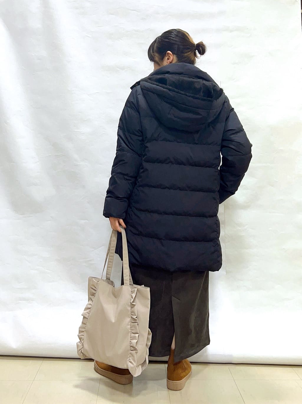 まっつんさんの「SHOO･LA･RUE｜【洗濯機可/撥水】フェイクファーフード ロングダウン」を使ったコーディネート