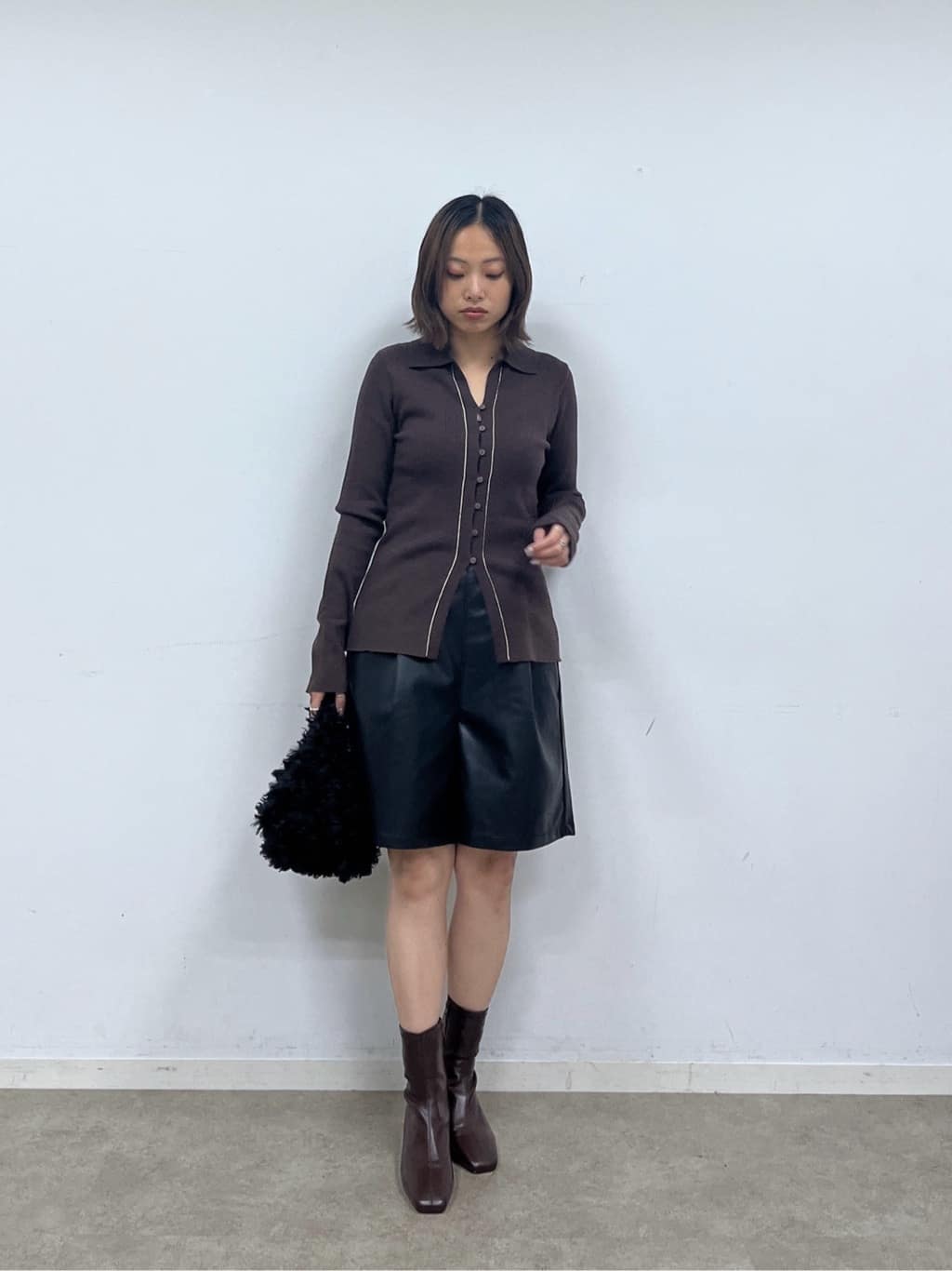 Harukaさんの「INDIVI｜【再入荷】パネルストレッチショートブーツ」を使ったコーディネート