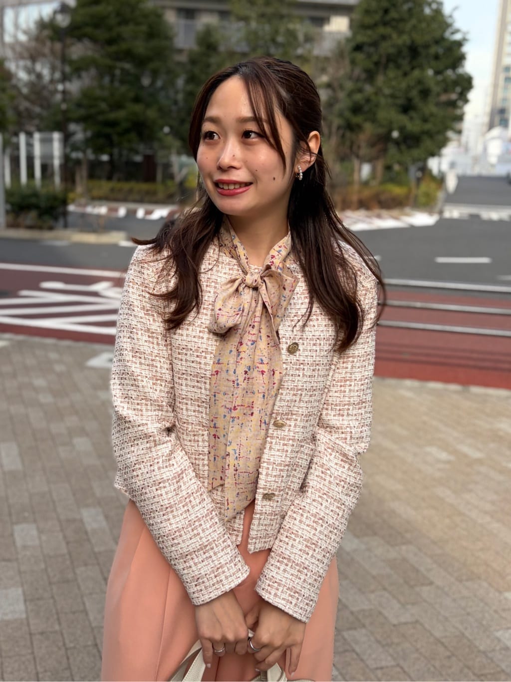 Saekoさんの「COUP DE CHANCE｜【ON/OFF着回し】カラーツイードジャケット」を使ったコーディネート