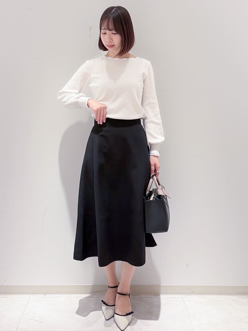 yurinaさんの「index｜ラメスカラップビジューデザインニット【洗濯機OK】《6col／S～LL》」を使ったコーディネート