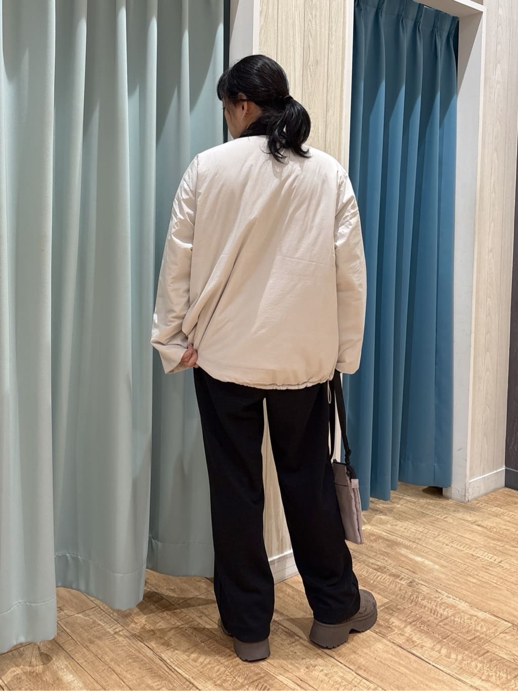 わかさんの「SHOO･LA･RUE｜【洗濯機可/S-LL】シルエットが変えられる 楽ちんスウェットパンツ」を使ったコーディネート