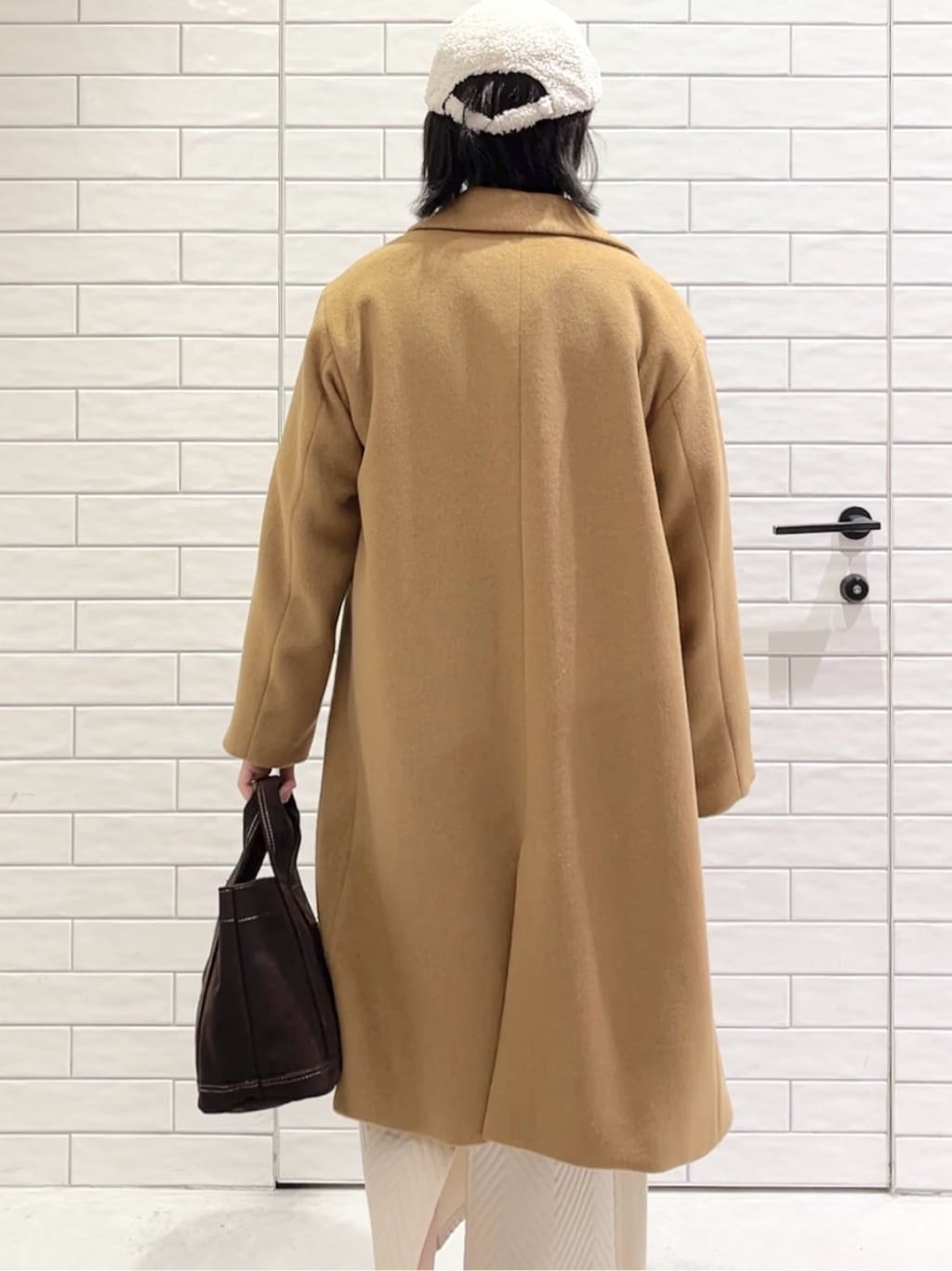 しおりさんの「OPAQUE.CLIP｜カシミヤブレンドウールチェスターコート」を使ったコーディネート