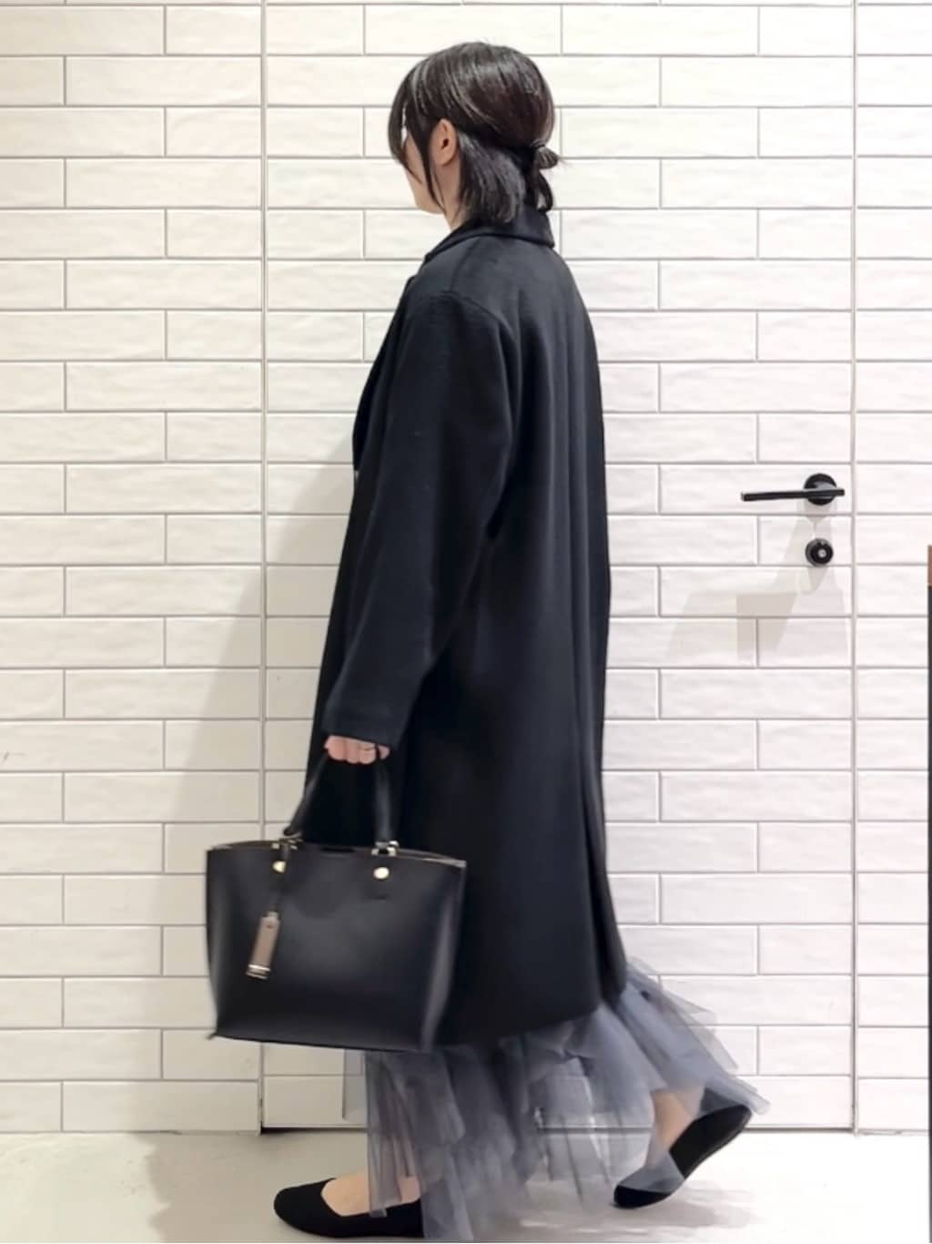 しおりさんの「OPAQUE.CLIP｜カシミヤブレンドウールチェスターコート」を使ったコーディネート