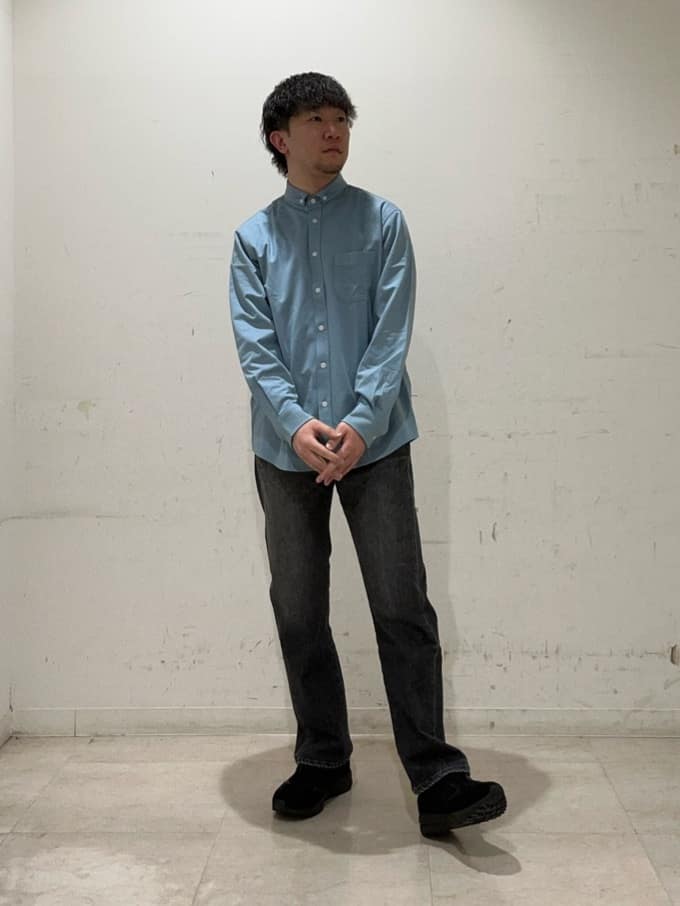 コウノ モトヤさんの「TAKEO KIKUCHI｜【モンスターストレッチ】日本製 ウォッシュド デニムパンツ」を使ったコーディネート