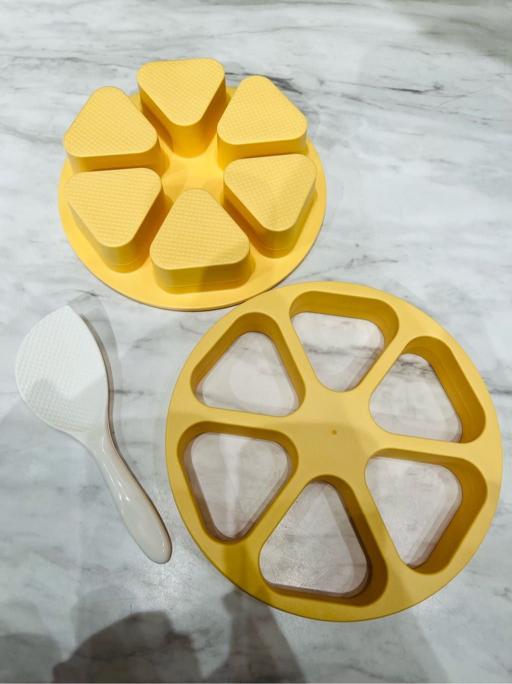 トミーさんの「212 KITCHEN STORE｜とびだせ! おにぎり」を使ったコーディネート