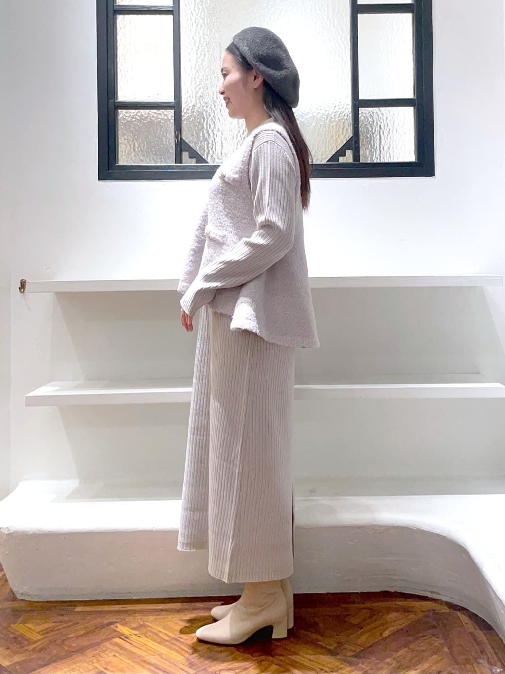 あんりさんの「grove｜【2点SET/体型カバー】一枚で決まる、ペプラムベスト&times;ニットワンピース」を使ったコーディネート