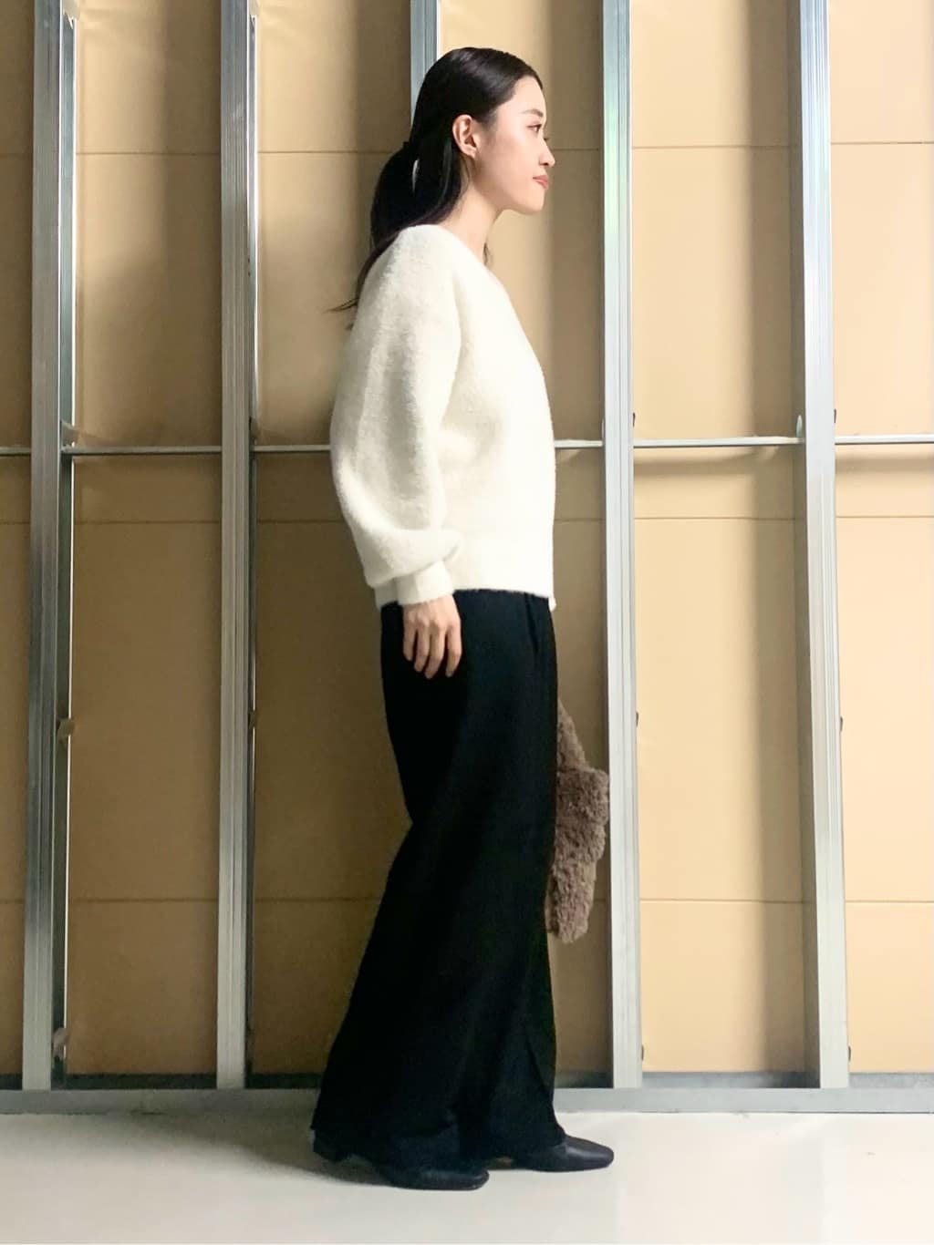 sahoさんの「THE SHOP TK｜【洗える】上品にきらめく フェザーラメニット」を使ったコーディネート