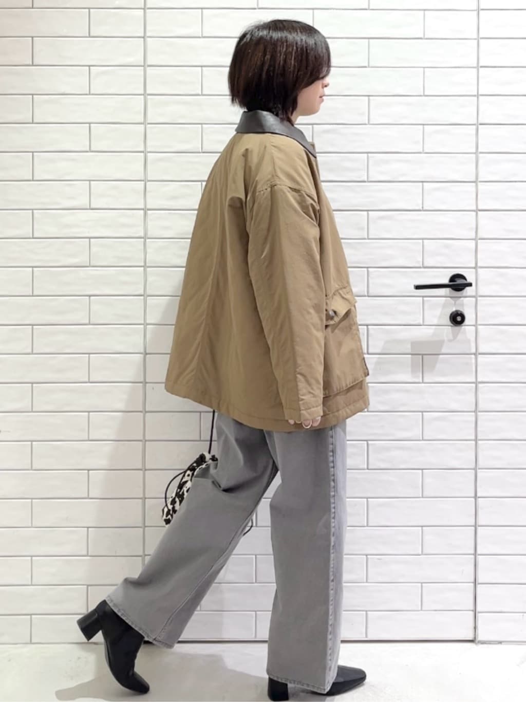 しおりさんの「OPAQUE.CLIP｜《CLASSY掲載》ステンカラー中綿コート【洗濯機OK】」を使ったコーディネート