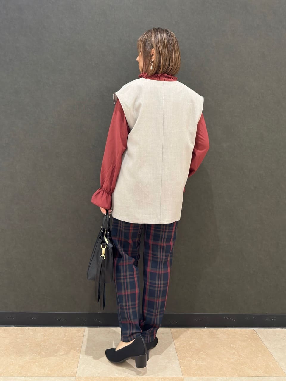 Megさんの「SHOO･LA･RUE｜【S-LL/セットアップ可/洗濯後しわになりにくい】ダブルベスト」を使ったコーディネート