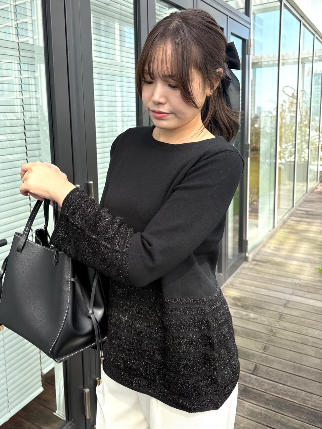 MISAKIさんの「COUP DE CHANCE｜【手洗い可】ラメフェザーデザイン ニットトップス」を使ったコーディネート