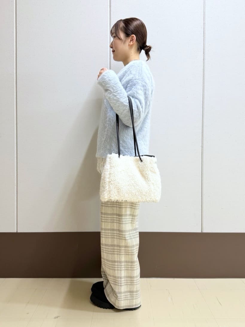 Rikoさんの「INDIVI｜【レイヤードにおすすめ】レース切り替えカットソー」を使ったコーディネート