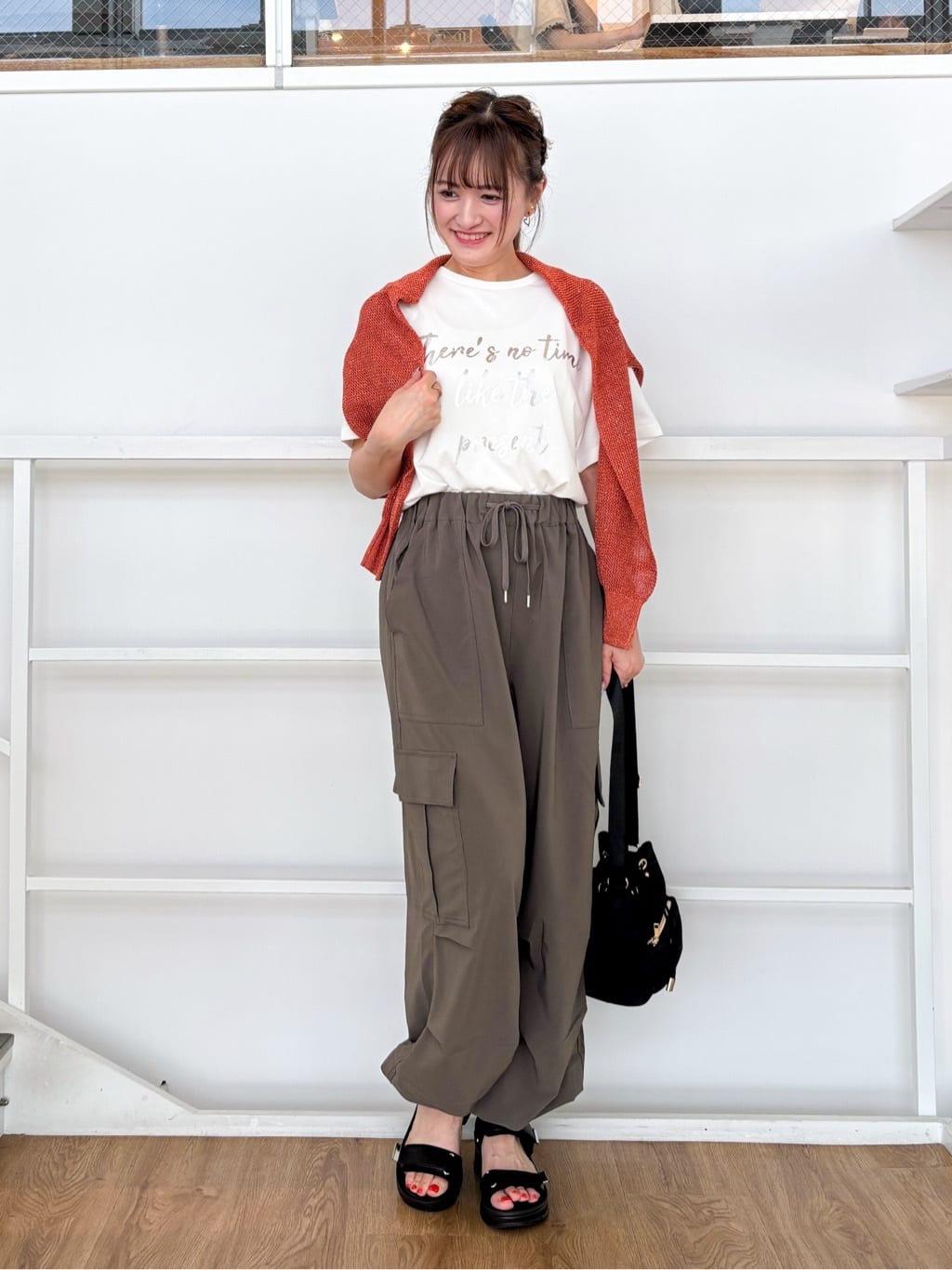 ゆゆさんの「SHOO･LA･RUE｜キラッと光るラメとスパンコールが印象的 メッシュカーディガン」を使ったコーディネート