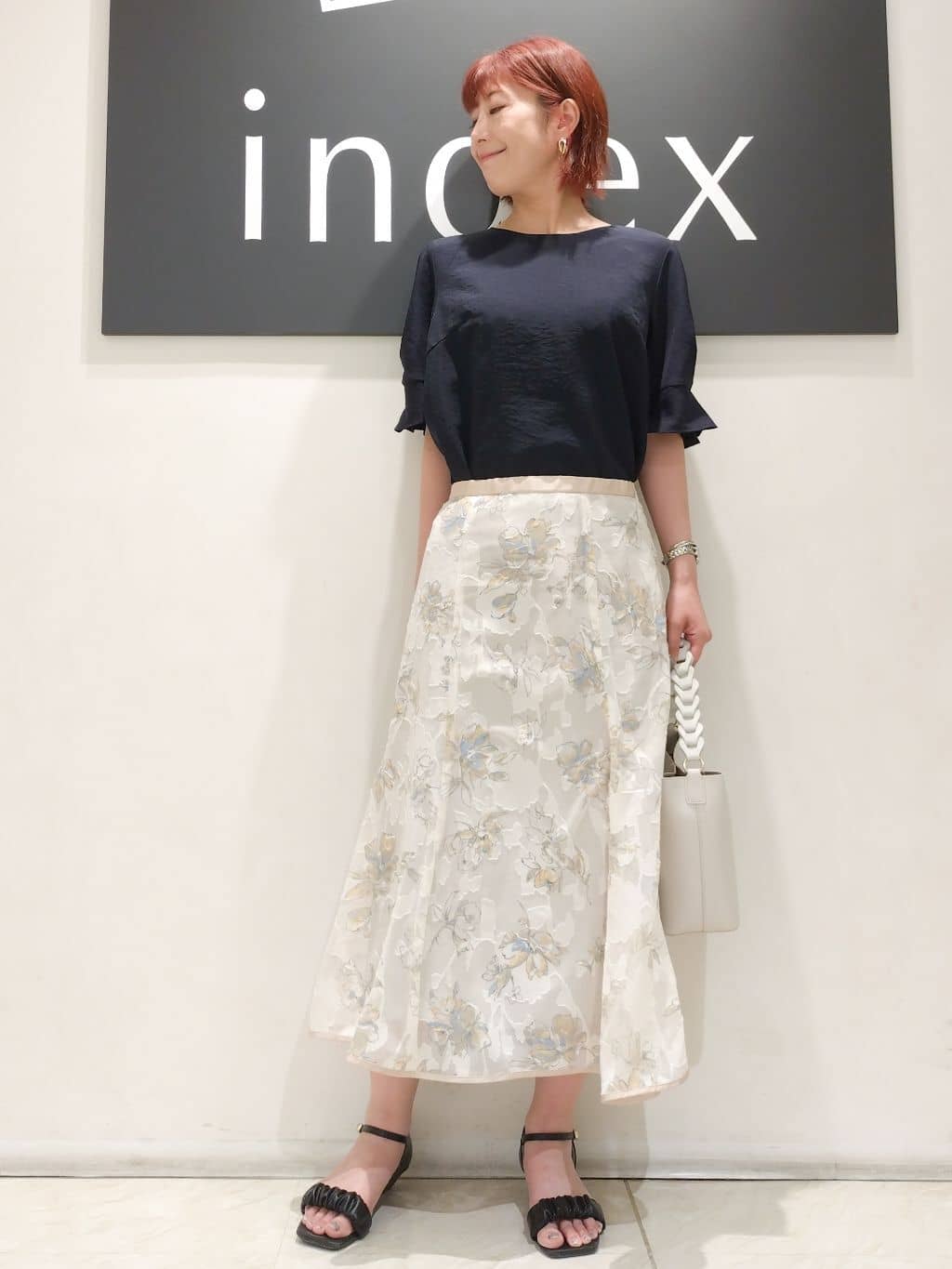 n.さんの「index｜《8色展開／XS-LLサイズ》タックパフスリーブブラウス【洗濯機洗い可／吸水速乾／防シワ／抗ピル】」を使ったコーディネート