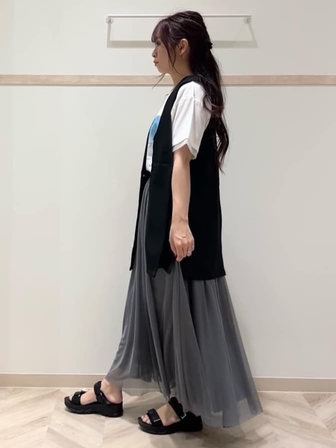 nanaさんの「SHOO･LA･RUE｜◆【高レビュー】スポーティで上品 大人のためのテープスポサン」を使ったコーディネート