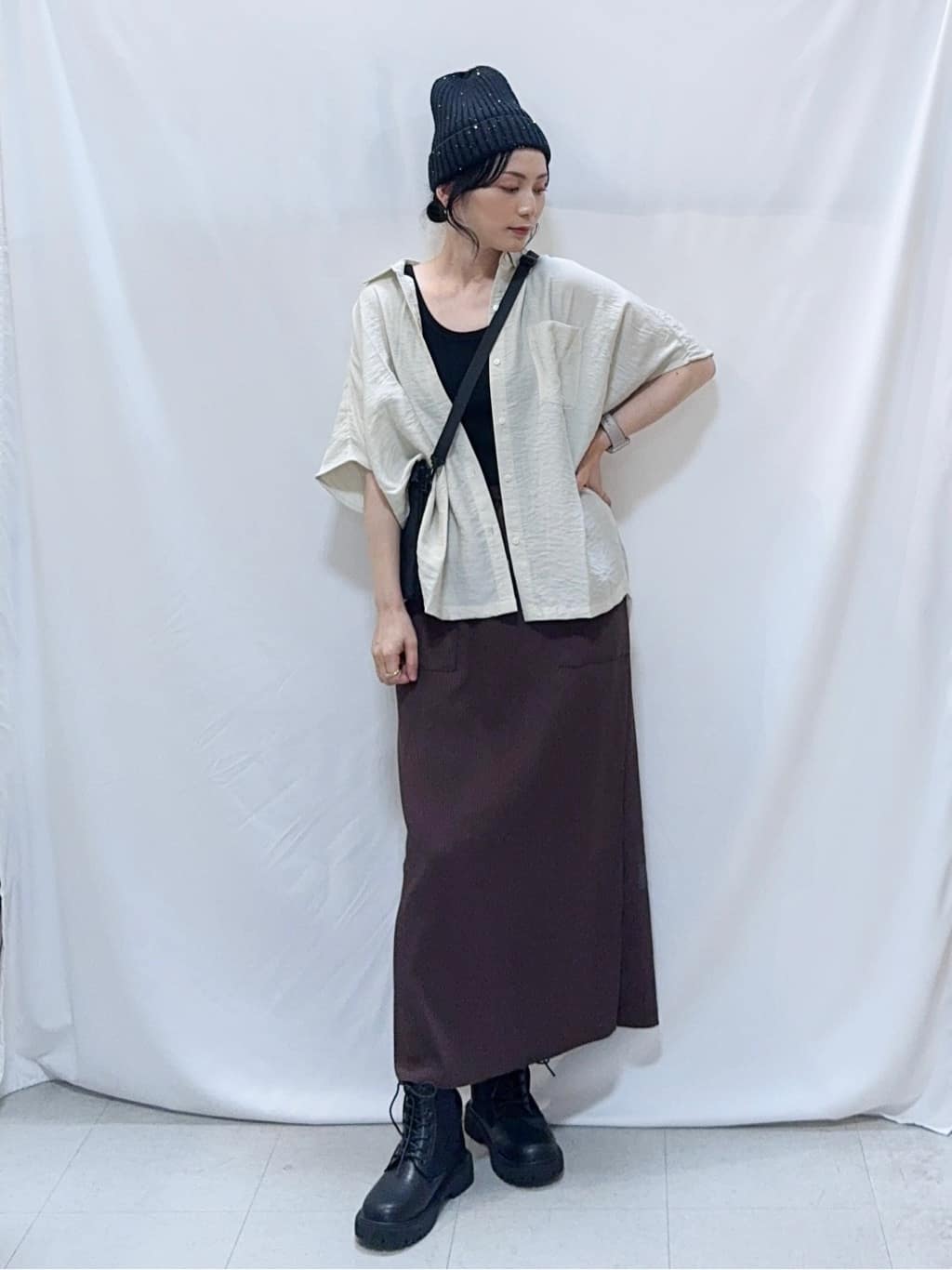 𝐇𝐢𝐫𝐨𝐦𝐢さんの「SHOO･LA･RUE｜【洗える/S-LL/5分袖】1枚でも羽織としても。さらさらドレープシャツ」を使ったコーディネート