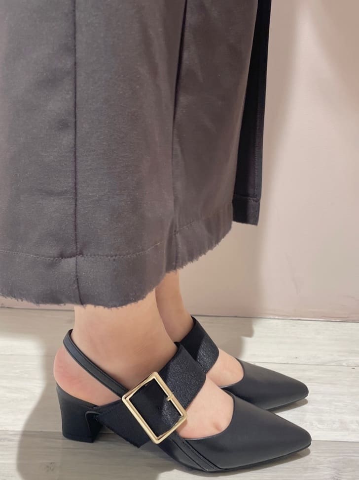 azusaさんの「ESPERANZA｜バックルベルトバックストラップパンプス」を使ったコーディネート