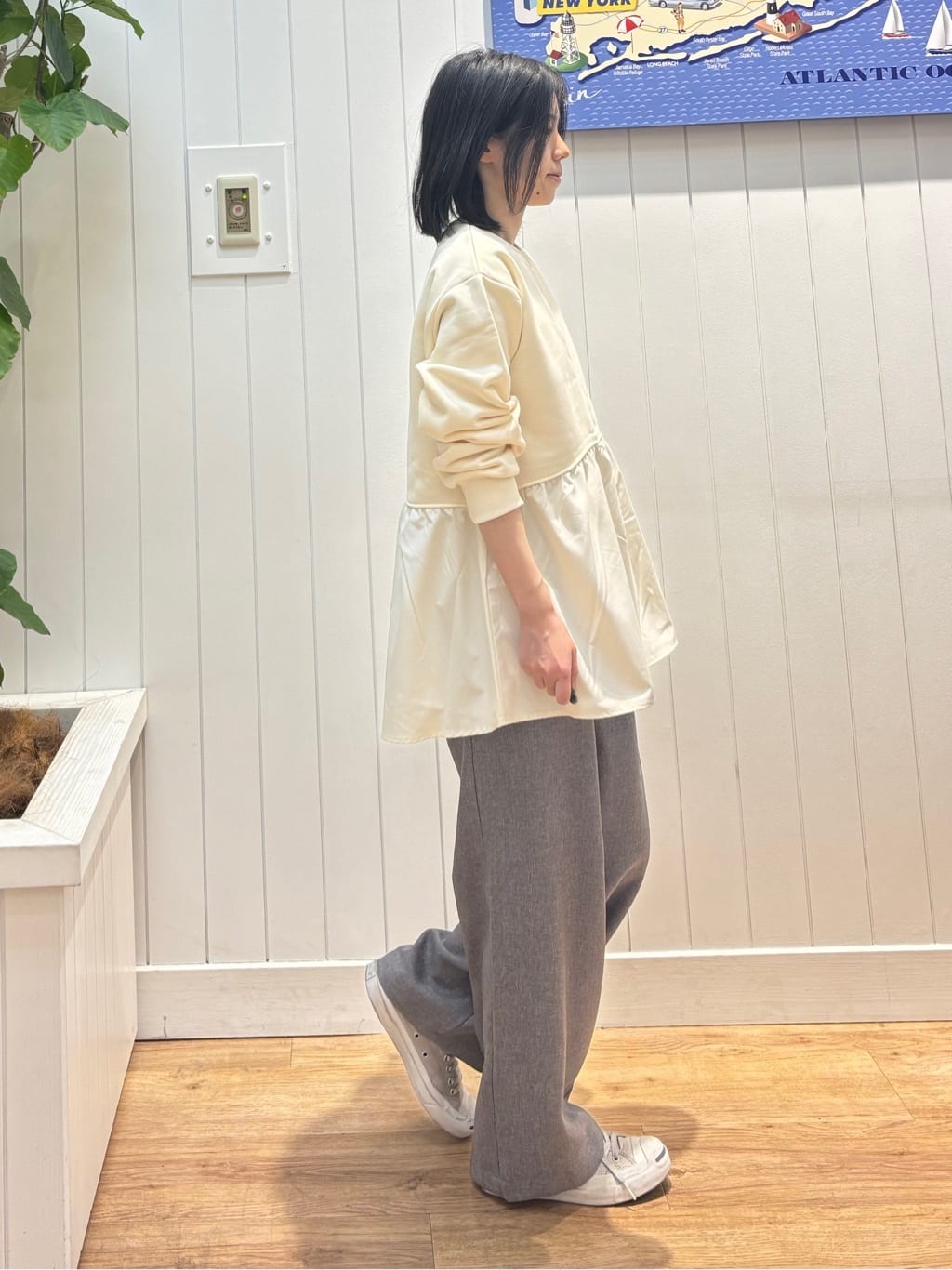 OKADAさんの「Dessin｜【体型カバー/洗える】ペプラムスウェット」を使ったコーディネート