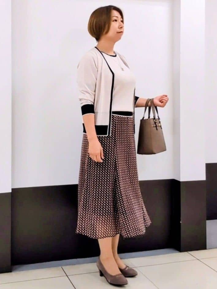 じゅりさんの「Reflect｜【WEB先行カラーあり／手洗い可／アンサンブル可】バイカラーカーディガン」を使ったコーディネート