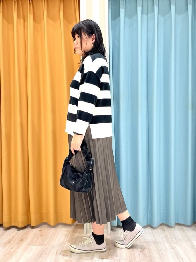 TUMU-TUMUさんの「SHOO･LA･RUE｜◆【S-LL/洗える】スウェットライク オーバーサイズニット」を使ったコーディネート