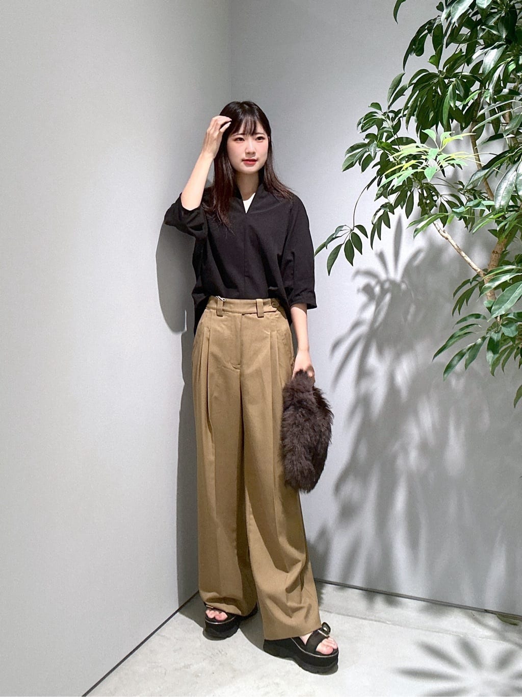 Renoさんの「INDIVI｜ボトルネックブラウス」を使ったコーディネート