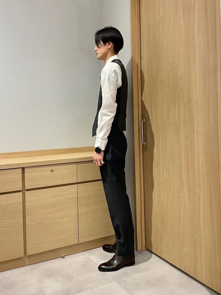 Seiyaさんの「TAKEO KIKUCHI｜【Three by Three】シャイニーシャークピンヘッド スーツ/3ピース対応可」を使ったコーディネート