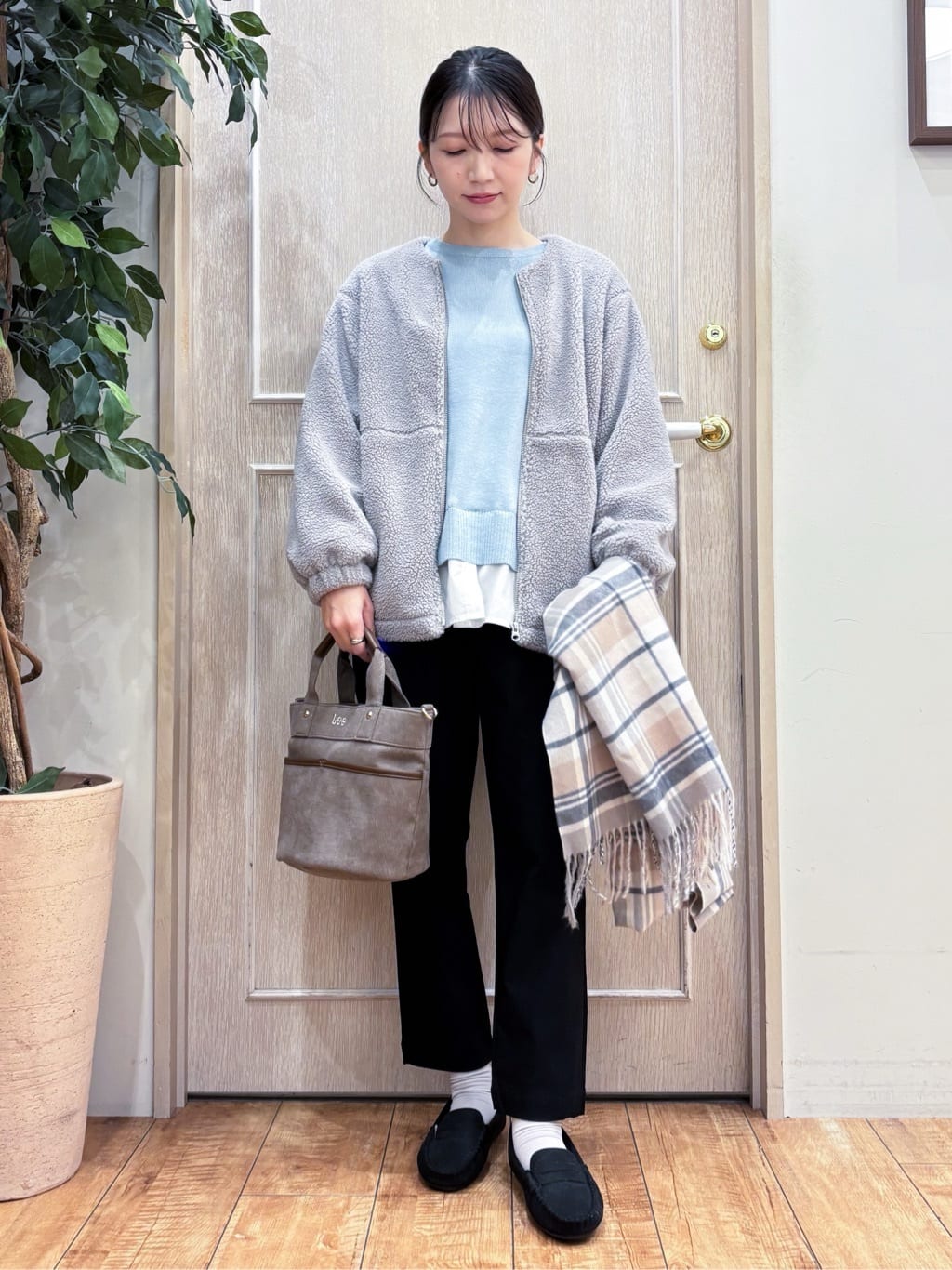 なみさんの「SHOO･LA･RUE｜【高レビュー/洗濯機可/SS-LL】あったか裏起毛 のびのびストレッチ テーパードパンツ」を使ったコーディネート