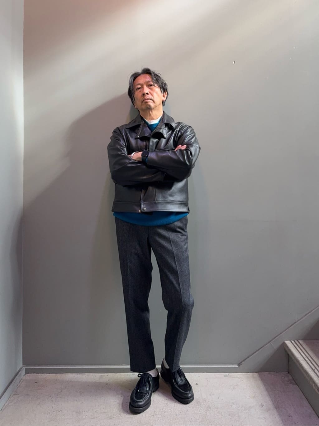デザイナーTAKEman さんの「TAKEO KIKUCHI｜【Air Palette Knit】ワンポイント カラーニット プルオーバー」を使ったコーディネート