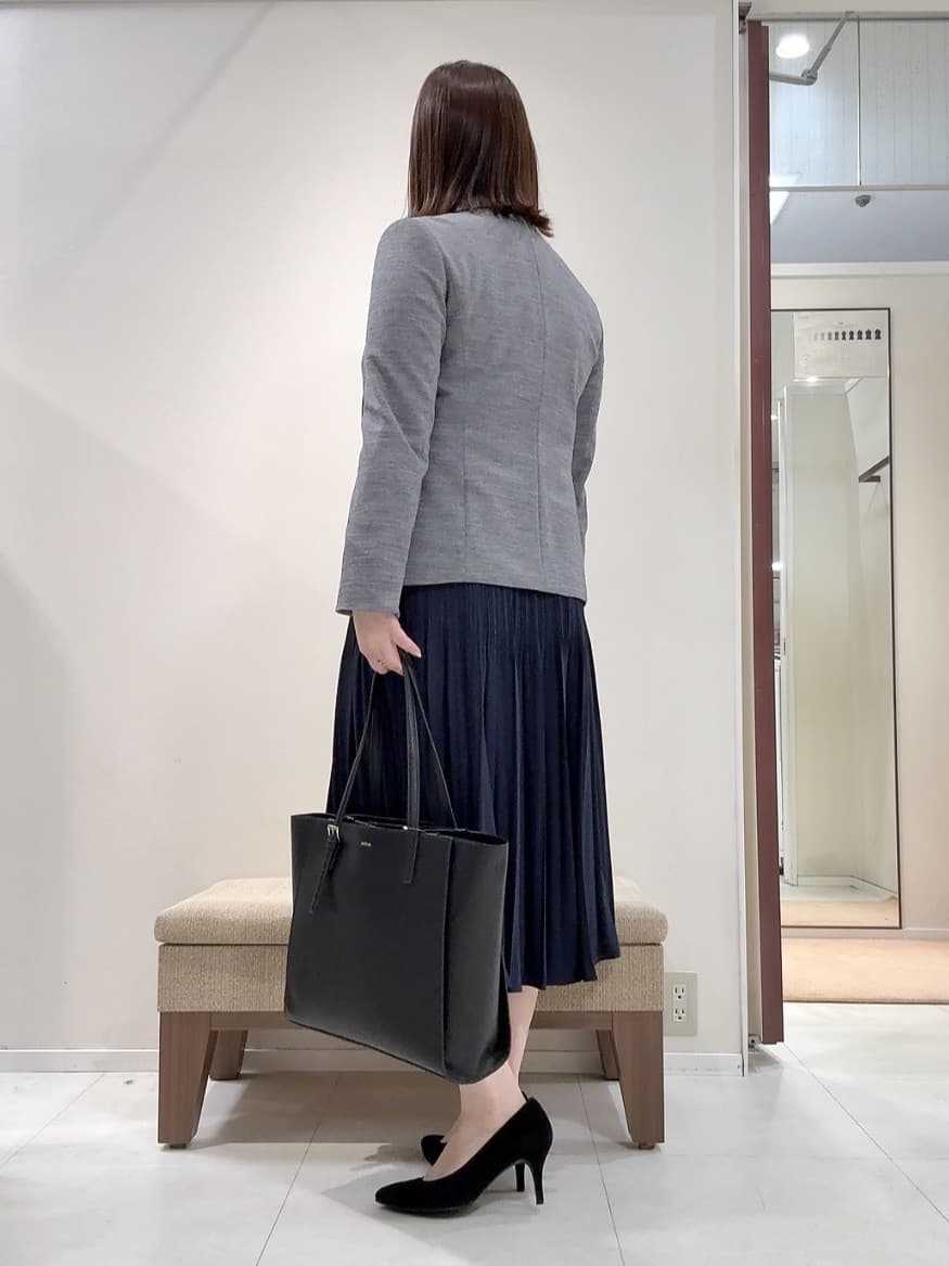 YUIさんの「UNTITLED｜【洗えるスーツ／ストレッチ】ウール混ジャージ テーラードジャケット」を使ったコーディネート